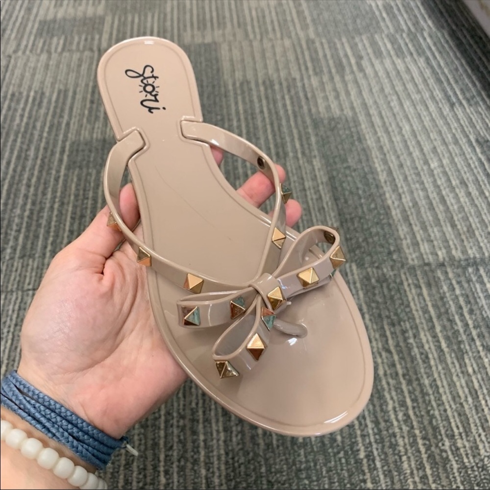 Super cute Studded Sandal - Picture 3 of 4